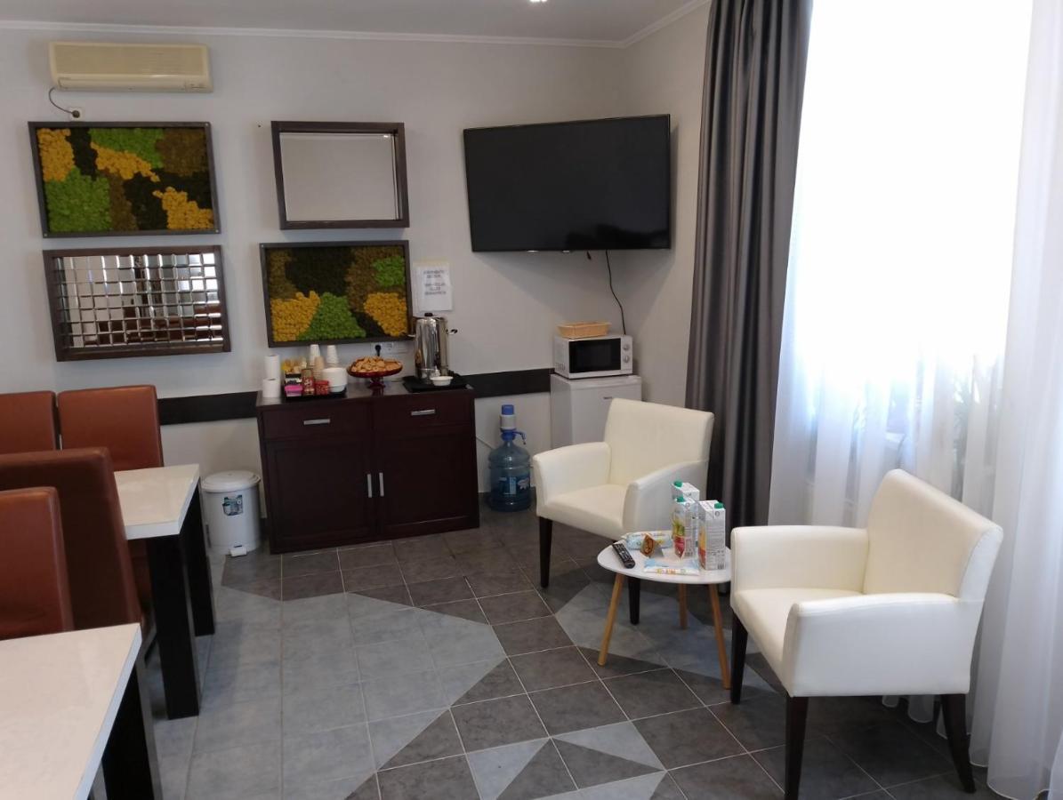 Mini Chisinau Hotel Екстер'єр фото