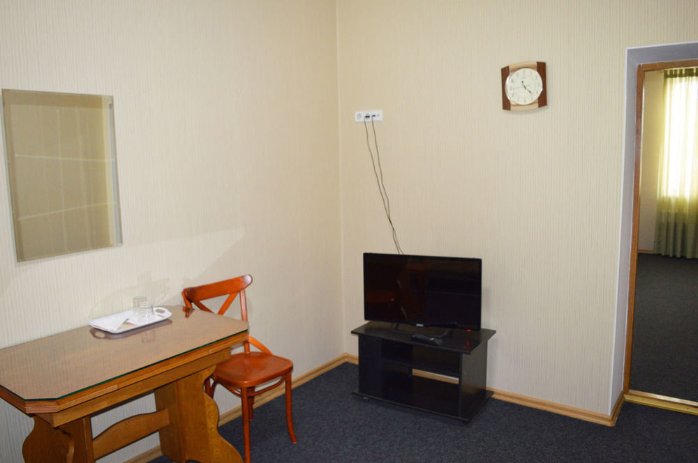 Mini Chisinau Hotel Екстер'єр фото